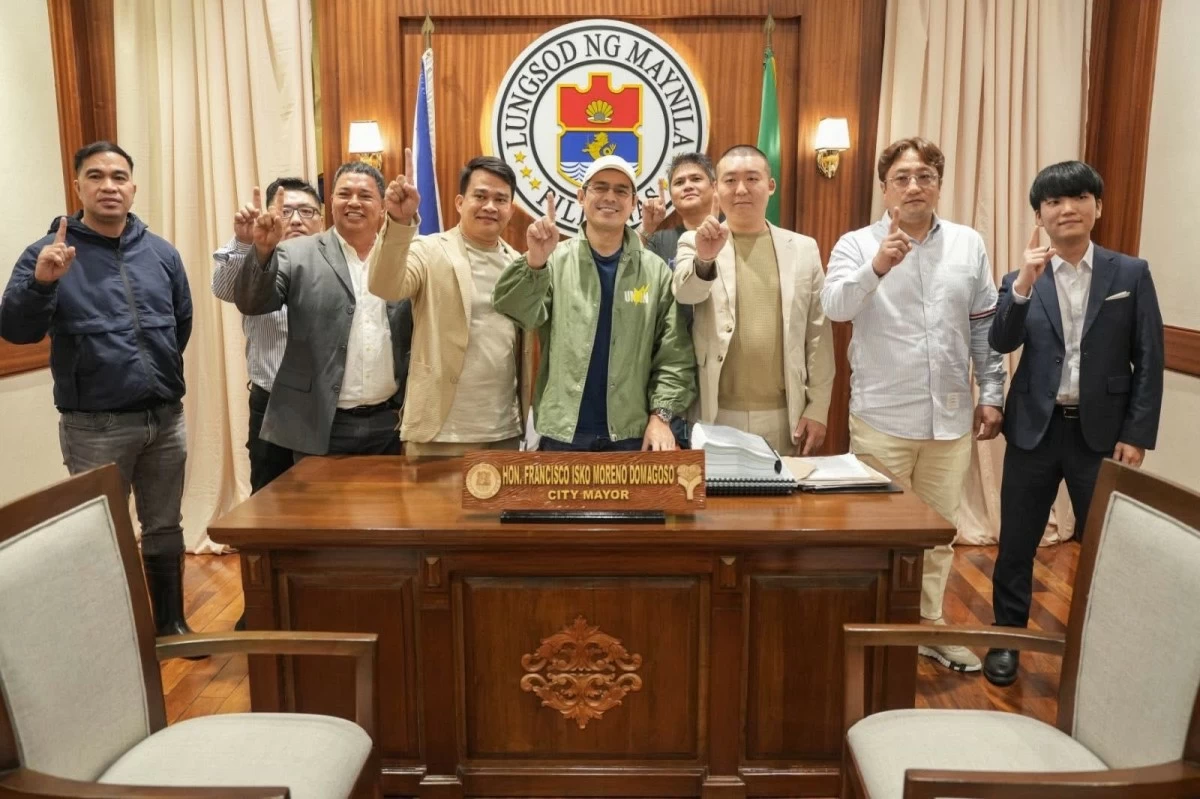 Manila Mayor Francisco 'Isko Moreno' Domagoso with the members of the Korean Business Group. (Photo from Isko Moreno Domagoso's Facebook)