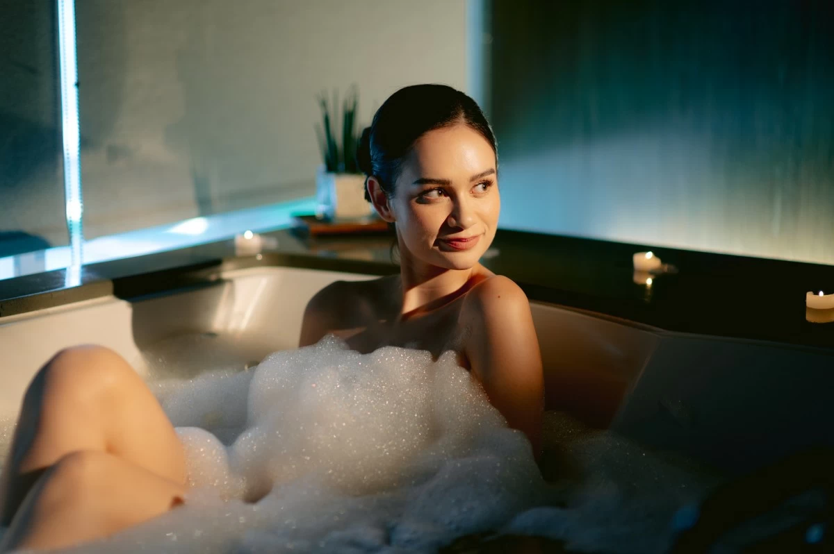 Ormus Bath (30 minutes)
A luxurious soak featuring mineral-rich bath salts infused with delicate aromatics, offering a replenishing experience for both body and spirit. 
