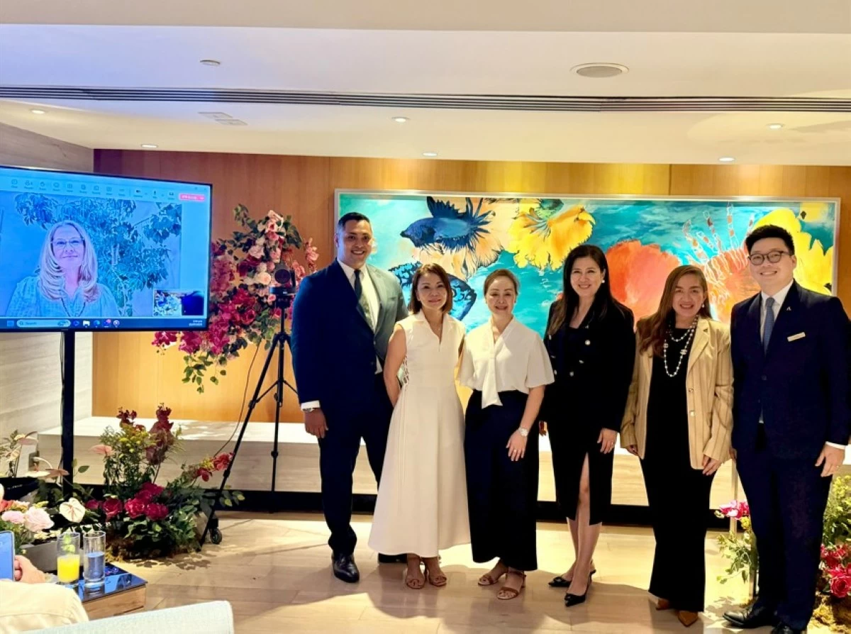 Tracey Annette Drabloes (Director of ISUN Skincare - joined virtually from Colorado, USA), Lucky Ou (Director of Operations, Conrad Manila), Amanda Teng (Hilton’s Director of Spa Operations for South East Asia and India), Nora Lim (Senior Trainer of Goldian Trading), Joanne Gomez (Commercial Director, Conrad Manila), Nian Rigor (AVP for Public Relations, SM Hotels and Conventions Corporation), Andrew Hu (Quality and Service Excellence Manager, Conrad Manila)
