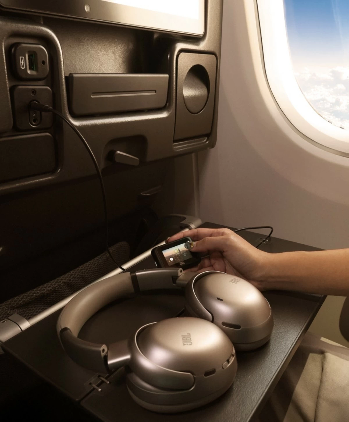 Easy listening meets in-flight entertainment with the new JBL Tour One M3 Smart TX headphones.