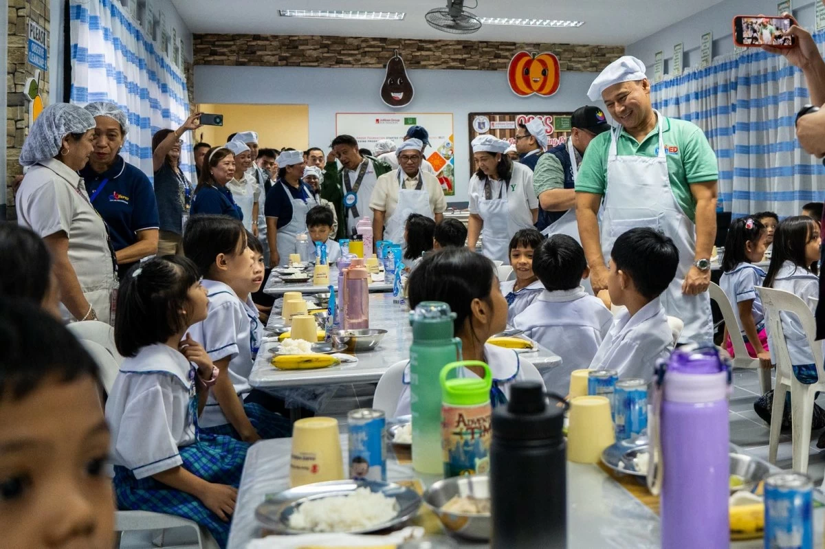 DepEd's expanded School-Based Feeding Program (SBFP) has been significantly scaled up to include all 1.4 million Kindergarten learners this school year. (DepEd photo) 
