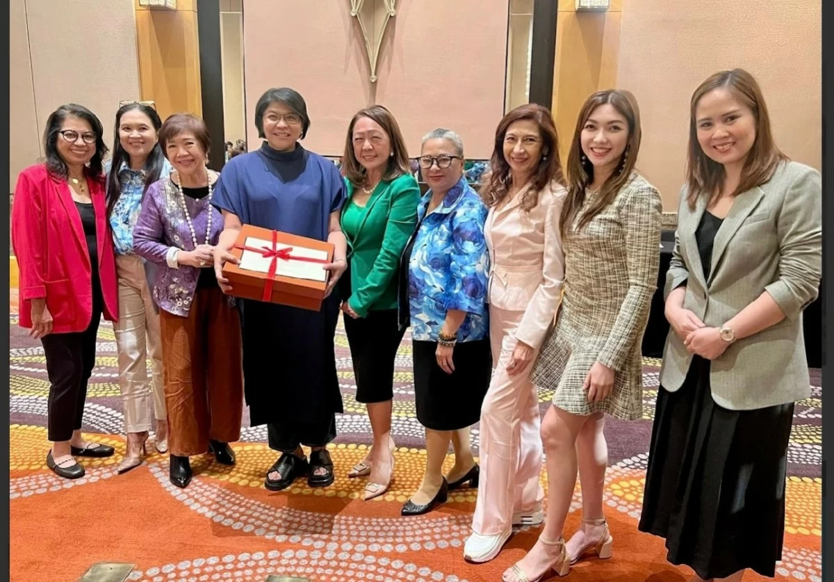 Keynote speaker Gang Capati (4th from Left); with the current HSMA officers.