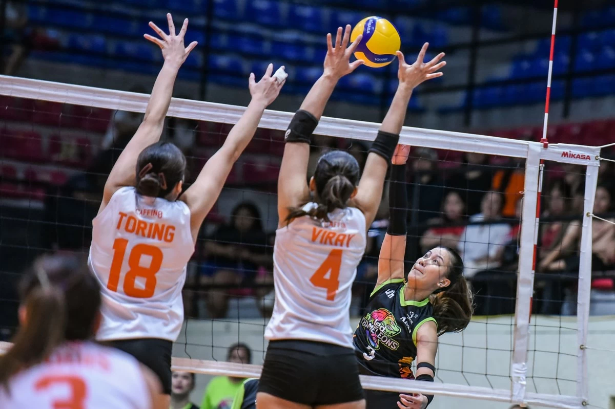 EJ Cariño anchors the Nxled Chameleons. (PVL Images)