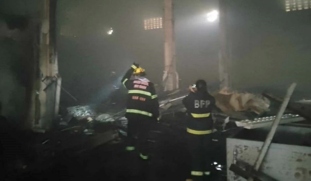 The fire in Barangay Western Bicutan in Taguig on July 27 (Photo from Hagonoy Fire and Rescue Volunteer on Facebook) 