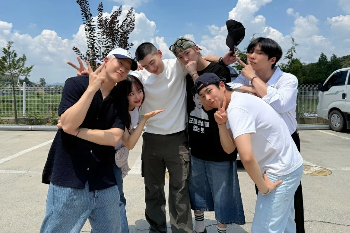 Cha Eun-woo with ASTRO members, Rocky and Moon Sua on July 28 (X) 