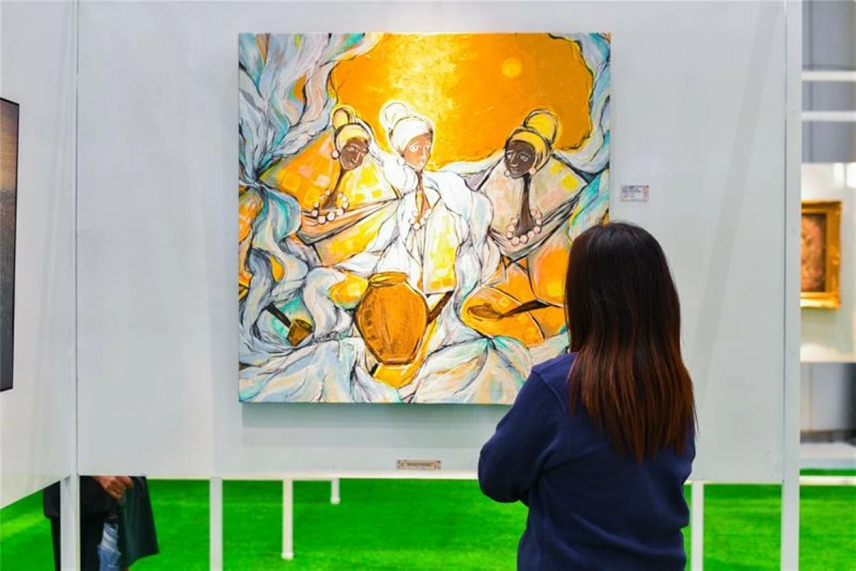 MASTERPIECE MOMENT. A visitor gets an intimate look at a standout artwork, taking in the details that speak to Bulacan’s rich artistic heritage.