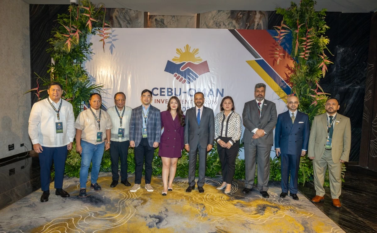 (Left to right): Celestino Martinez, Councilor Joel Garganera, Congressman Pablo John Garcia, Ramon Carlo Yap, Mikaela Pacubas Yap, Foreign Minister of Oman Sayyid Badr bin Hamad Albusaidi, Mayor Cindi Chan, Minister of Labor Dr. Mahad bin Said Ba’awin, Sayyid Nasr Albusaidi.