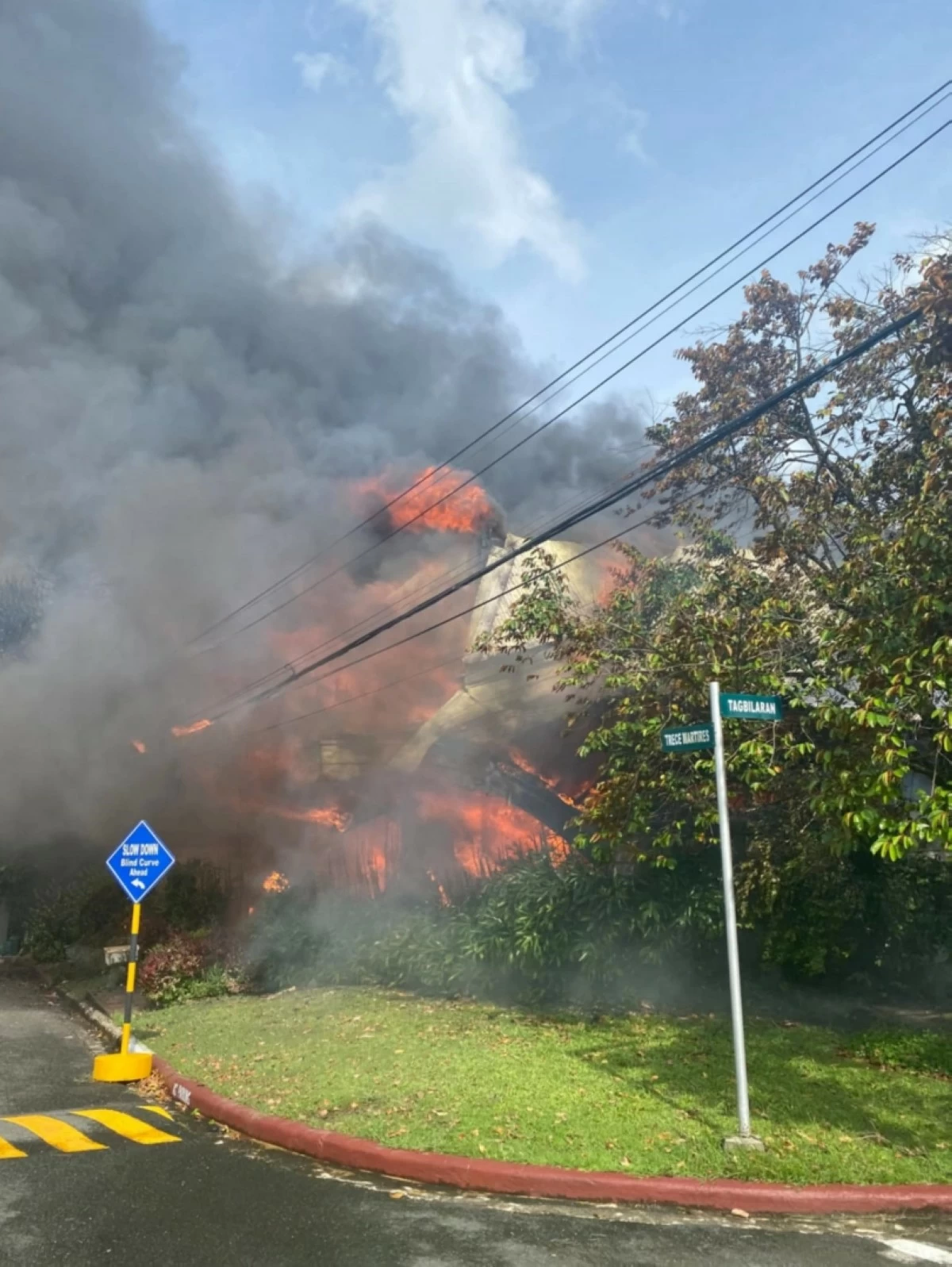 The fire in Alabang Hills Village in Barangay Cupang, Muntinlupa on July 29 (Photo from the Muntinlupa City Department of Disaster Resilience and Management)

