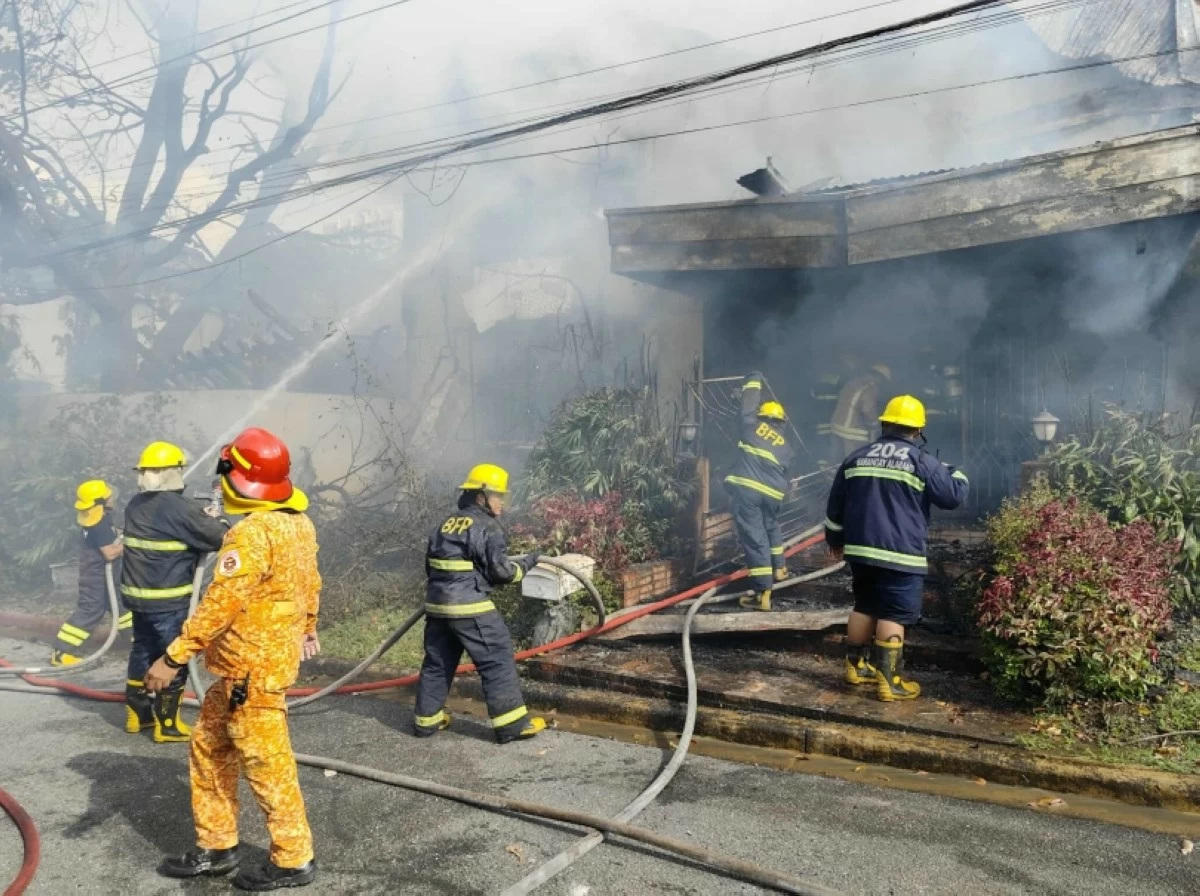 The fire in Alabang Hills Village in Barangay Cupang, Muntinlupa on July 29 (Photo from the Muntinlupa City Department of Disaster Resilience and Management)
