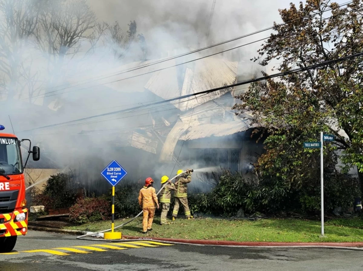 The fire in Alabang Hills Village in Barangay Cupang, Muntinlupa on July 29 (Photo from the Muntinlupa City Department of Disaster Resilience and Management)
