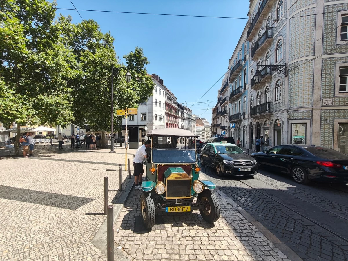 Vintage EVs can be reserved beforehand or booked on the spot.