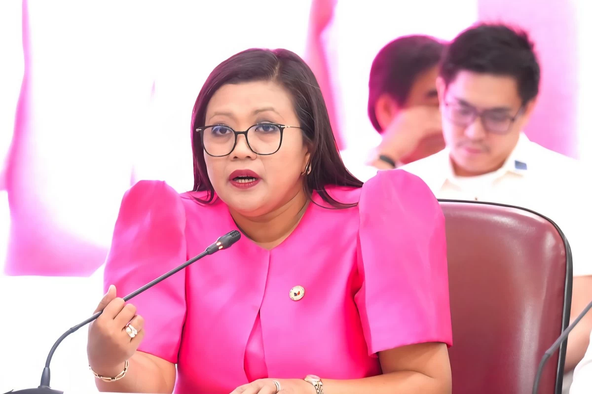 Batangas 2nd district Rep. Gerville "Jinky" Luistro (PPAB)