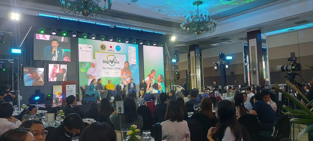 New VaccTrace and VaccCheck apps aim to digitize immunization data and close gaps in vaccination coverage nationwide.(MERLINA HERNANDO-MALIPOT / MANILA BULLETIN)