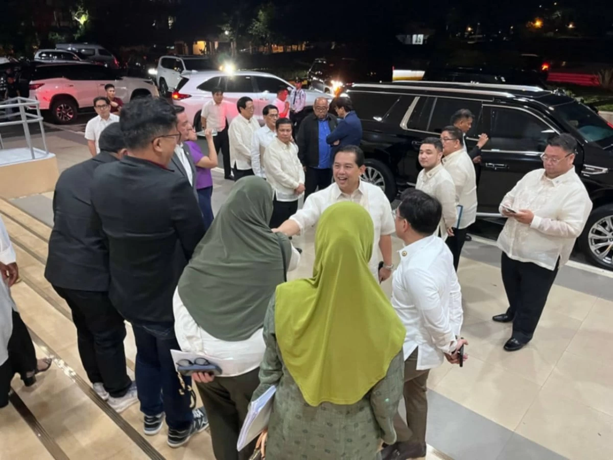 House Speaker Martin Romualdez (center) meet members of the Marawi CSOs Convergence Group (MCCG) at the House of Representatives. The group was accompanied by Lanao del Sur 1st district Rep. Zia Alonto Adiong (Contributed photo)