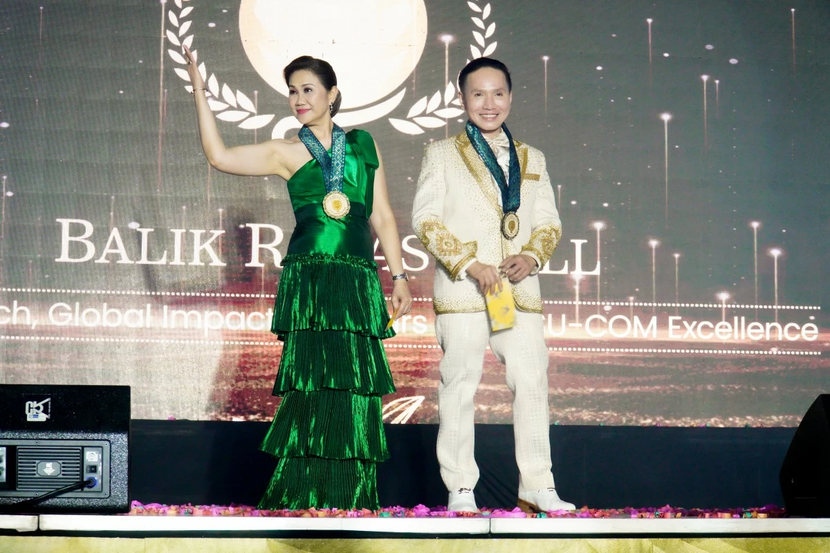 Dr. Teresa Martirez-Hallegado was named as the Best Dressed Woman and Dr. Rollin Tabuena as the Best Dressed Man.