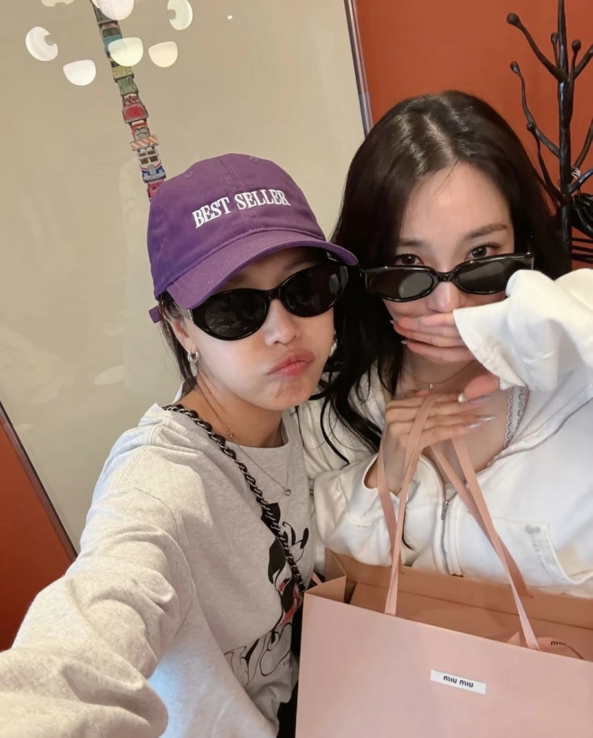 Tiffany Young marked her birthday on Aug. 1 with fellow members of Girls' Generation (Instagram) 