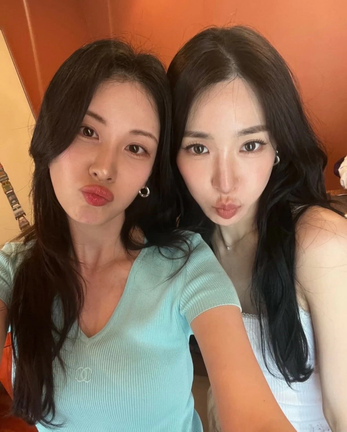 Tiffany Young marked her birthday on Aug. 1 with fellow members of Girls' Generation (Instagram) 