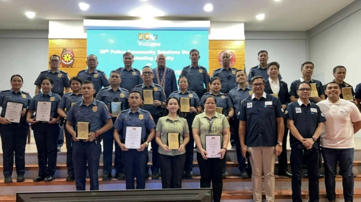 The awardees during the 30th Police Community Relations Month (Photo from SPD) 