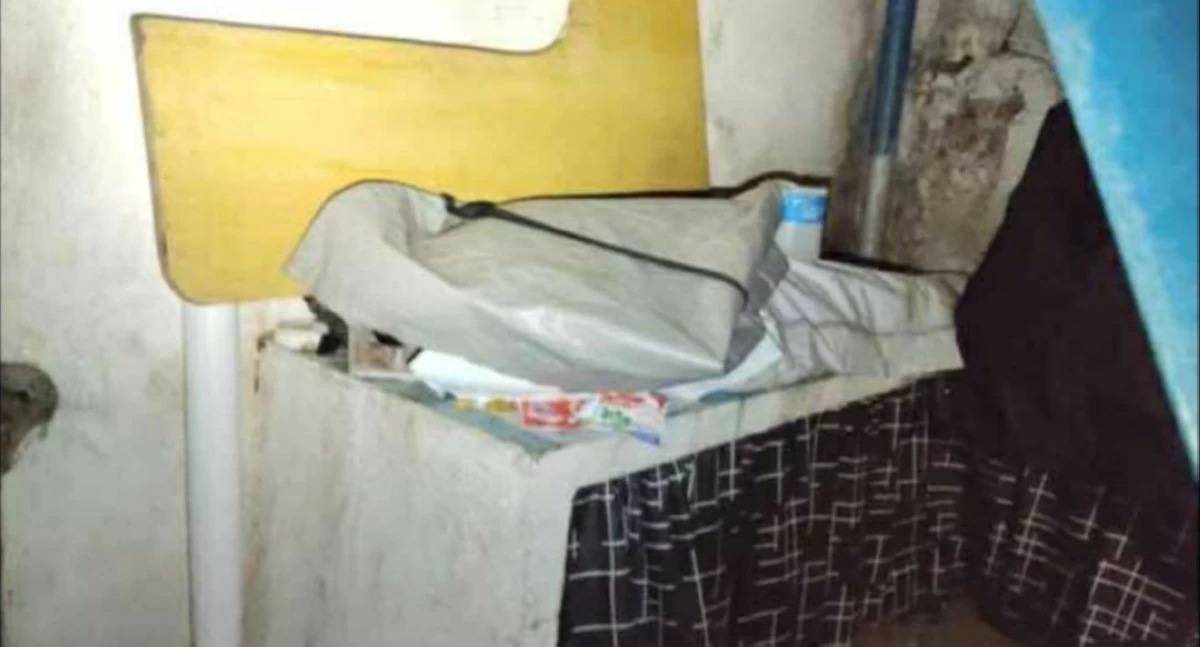 Decomposing bodies wrapped in white plastic (Photo from Manila Department of Social Welfare)