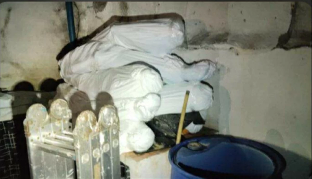 Decomposing bodies wrapped in white plastic (Photo from Manila Department of Social Welfare)