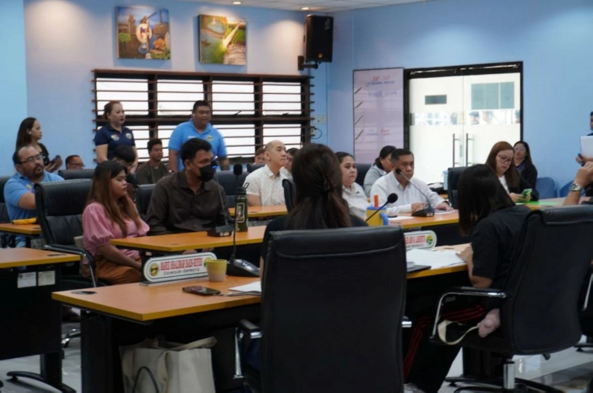 Couple Marivic and Daniel Cruz at the public hearing conducted by the Muntinlupa City Council's e Committee on Person with Disability on July 31 about the Starbucks incident (Photo from the Sanggunian Secretariat - Muntinlupa)