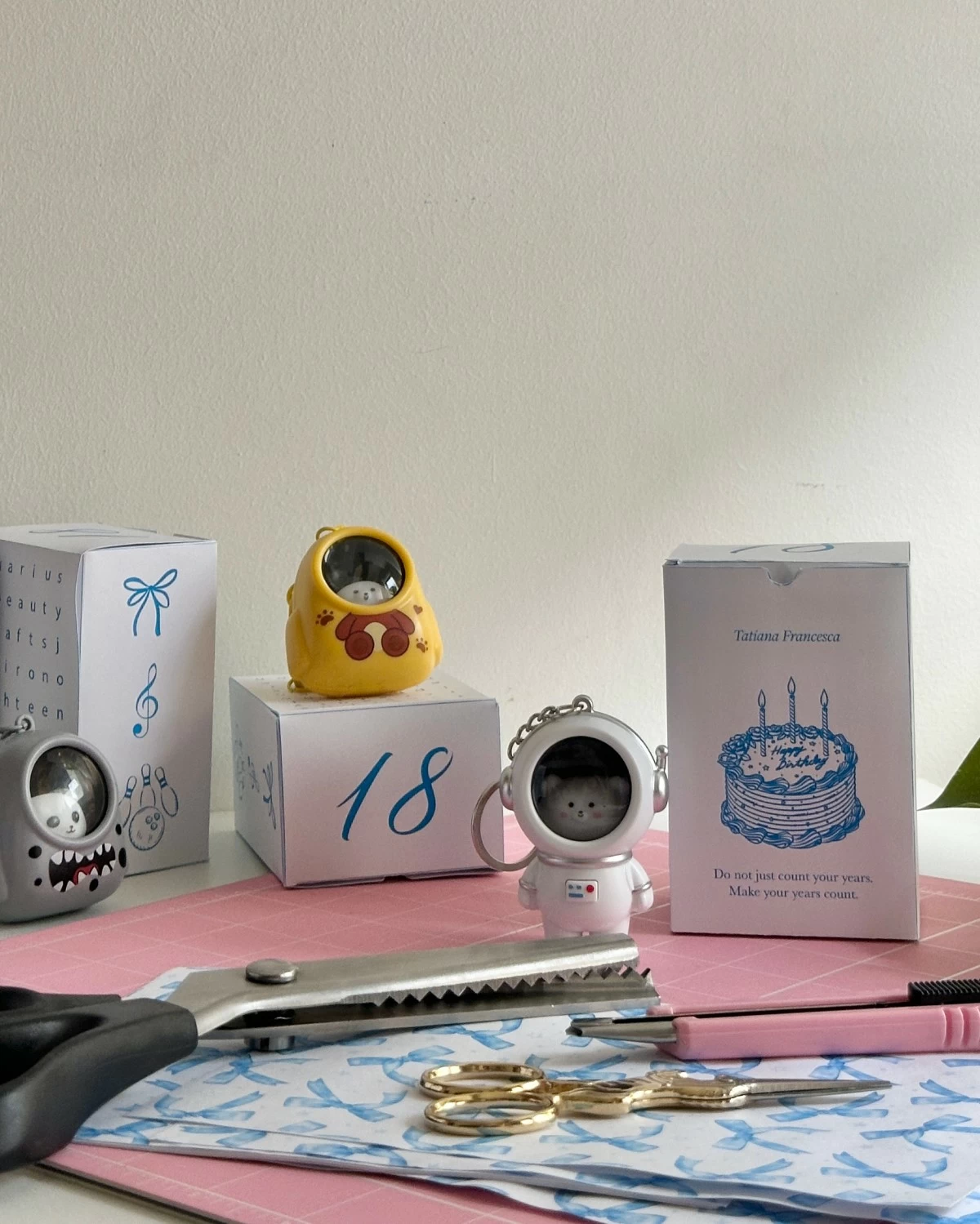 Creating special blind box packaging