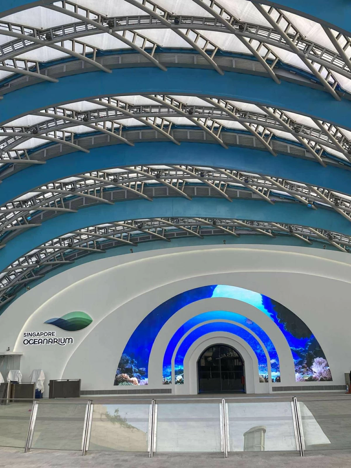 CAN'T BE MISSED Entrance to the newly transformed Singapore Oceanarium