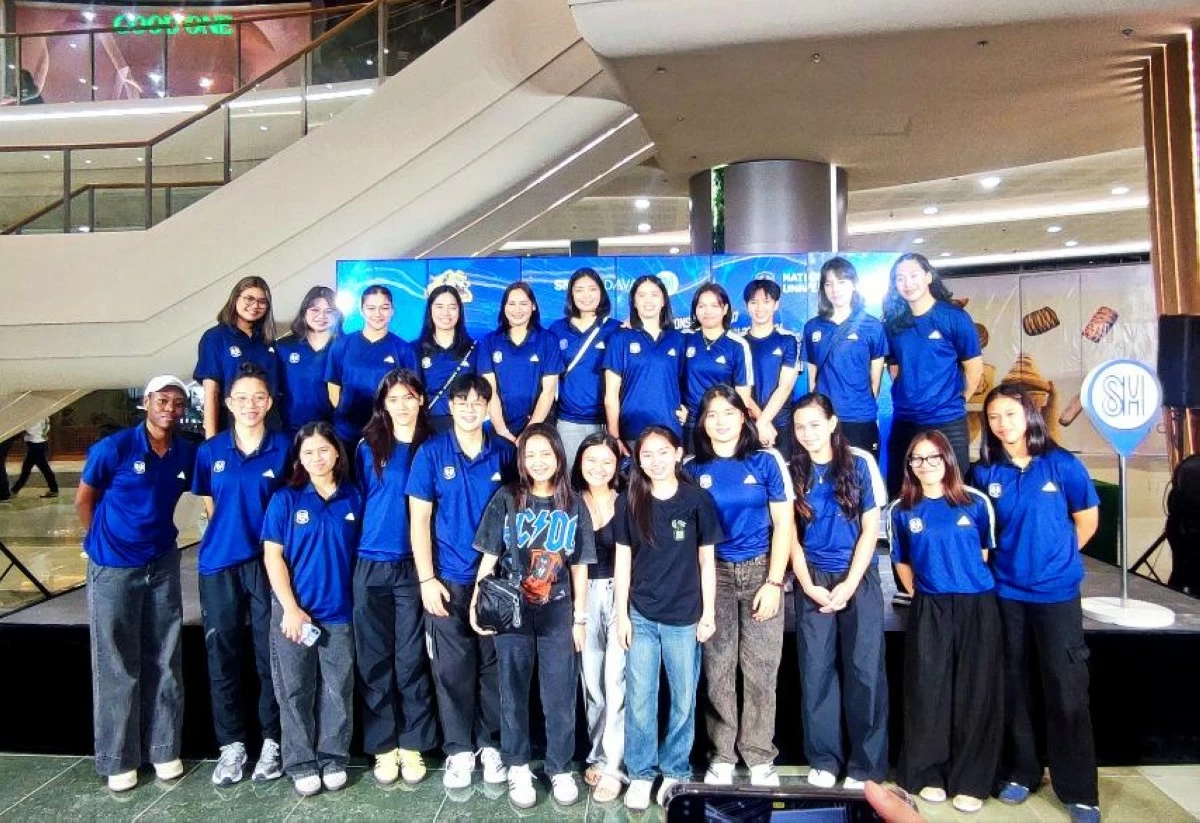 THE National University Lady Bulldogs received an enthusiastic welcome from fans during their meet-and-greet event on Saturday afternoon, Aug. 2, at the Expansion Wing Atrium of SM City Davao. (Ivy Tejano)