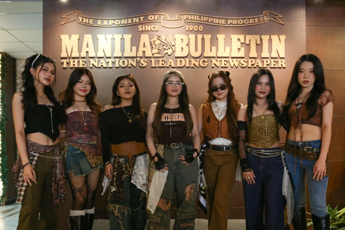 Members of the P-pop girl group FINIX pose at the lobby of the Manila Bulletin main office during their visit to the Paper Cup coffee shop in Intramuros, Manila, recently. 