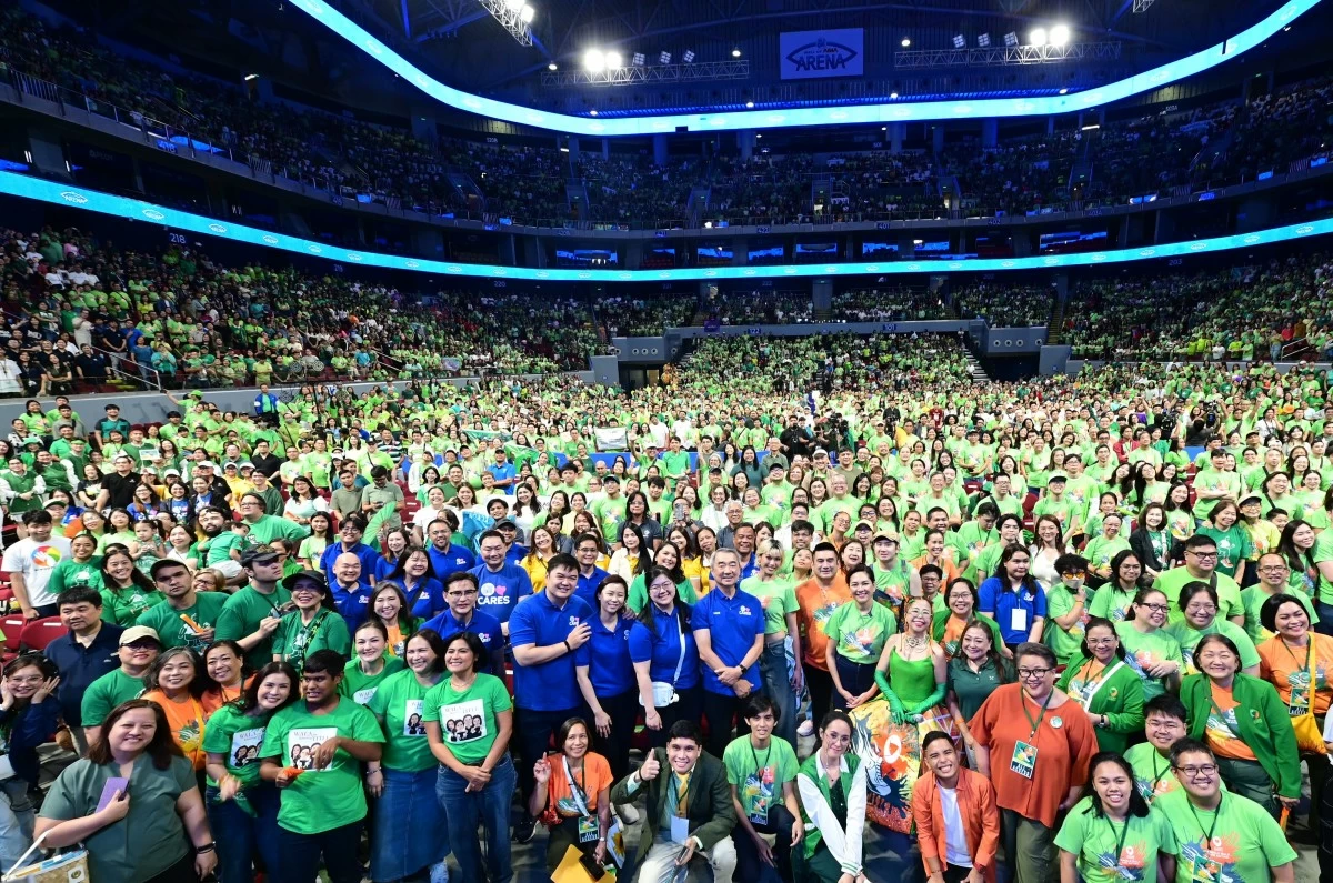 SM Leaders, ASP organizers and volunteers come together at the SM Mall of Asia Arena, showcasing the strength of community behind the success of the ASP Angels Walk 2025.