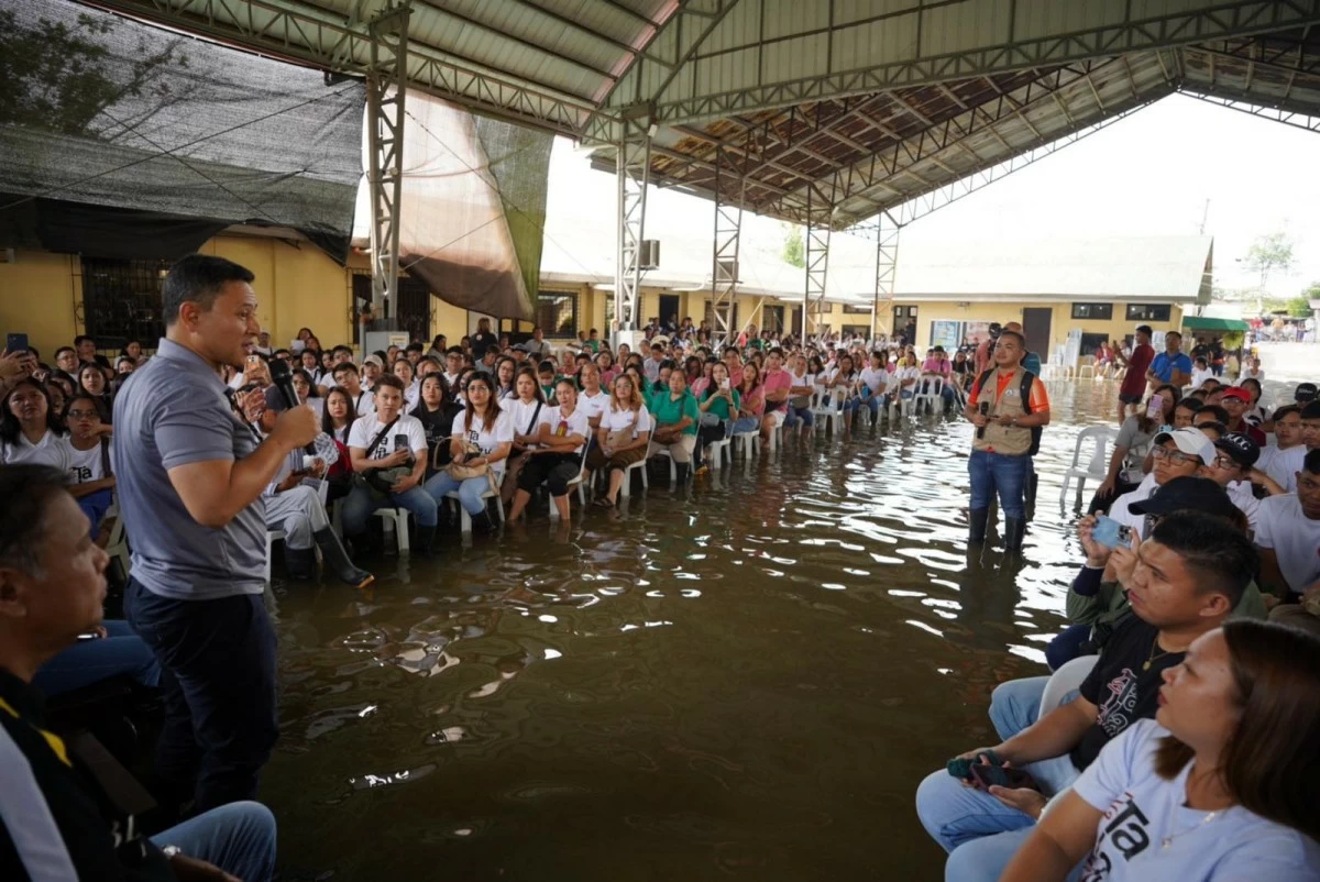 DepEd Secretary Sonny Angara engaged in a dialogue with educators, students, and community stakeholders to hear their concerns and reaffirm the agency’s dedication to supporting their welfare. (DepEd photo)