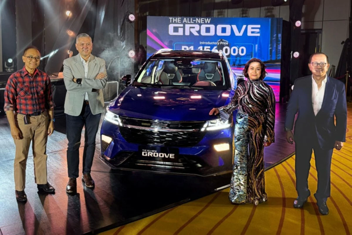 From left: HARI Director, Treasurer, and CFO Ladislao Z. Avila, Jr.; General Motors Korea President, Managing Director, and CEO, Hector Villareal; HARI Vice Chair, President, and CEO, Maria Fe Perez-Agudo; and HARI Chairman, Richard L. Lee.