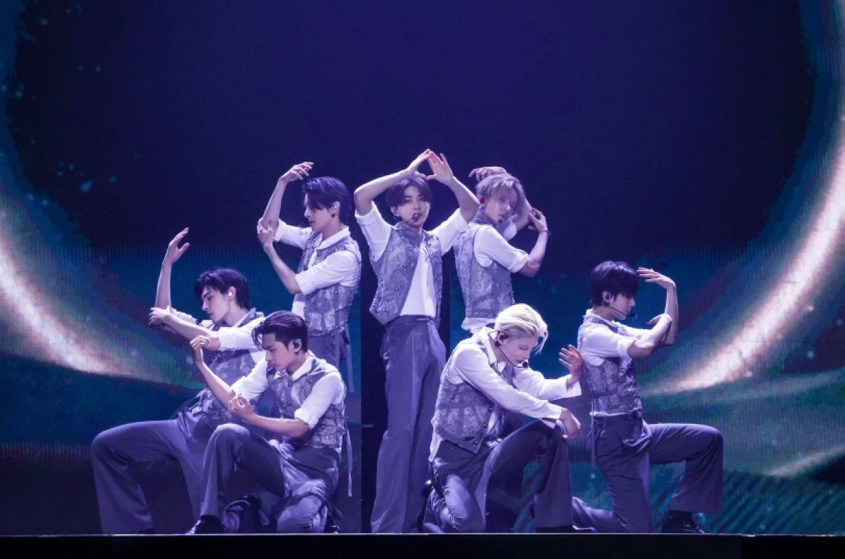 ENHYPEN performing at their 