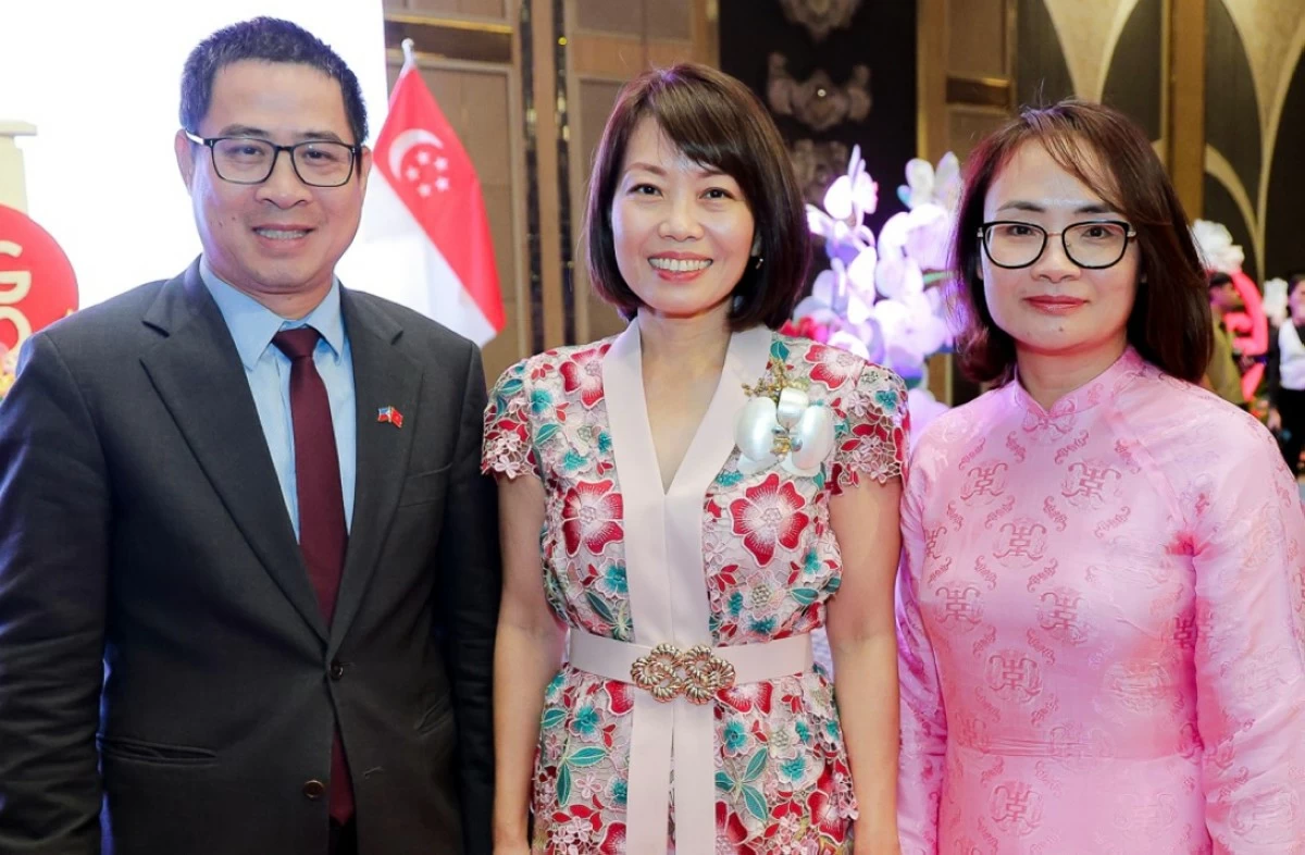 Vietnam Ambassador Lai Thai Binh with Ambassador Constance See and Mme Nguyen Thi Thu Thuy