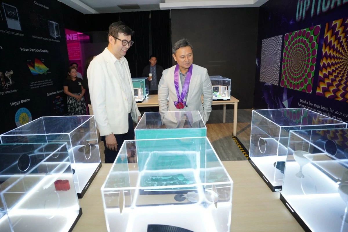 STEM MEETS IMAGINATION. DepEd Secretary Sonny Angara urges students to turn curiosity into innovation at MindSpark, a 9,000-sqm “playground for the mind” in Parañaque City. (Photo from DepEd)