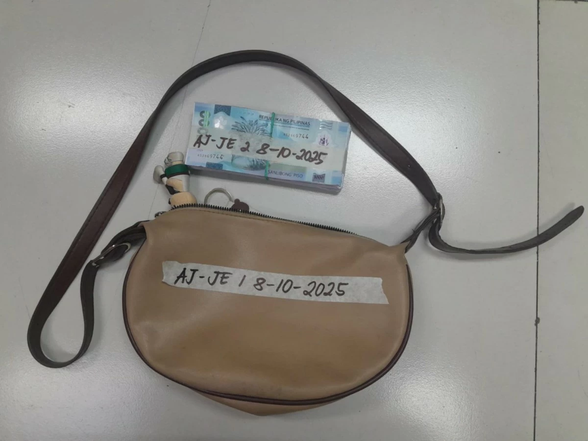 Recovered items from the suspect. (QCPD PIO)