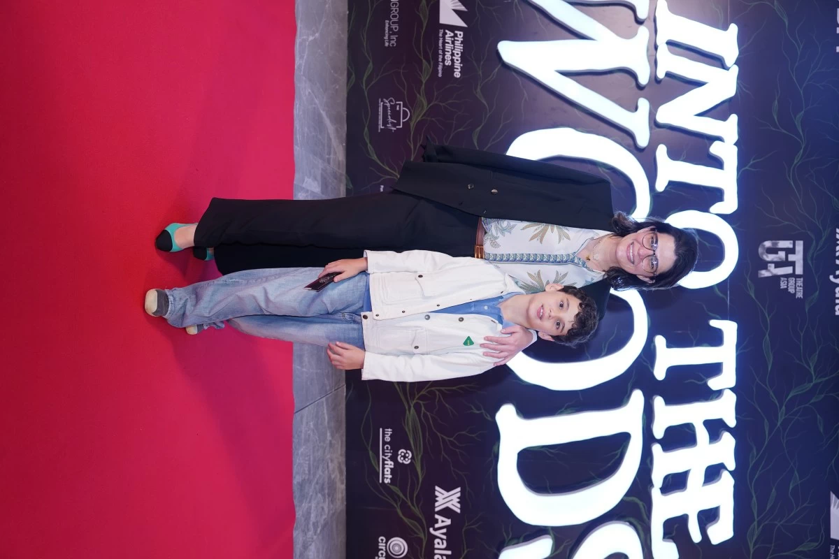 Mariana Zobel de Ayala and son
