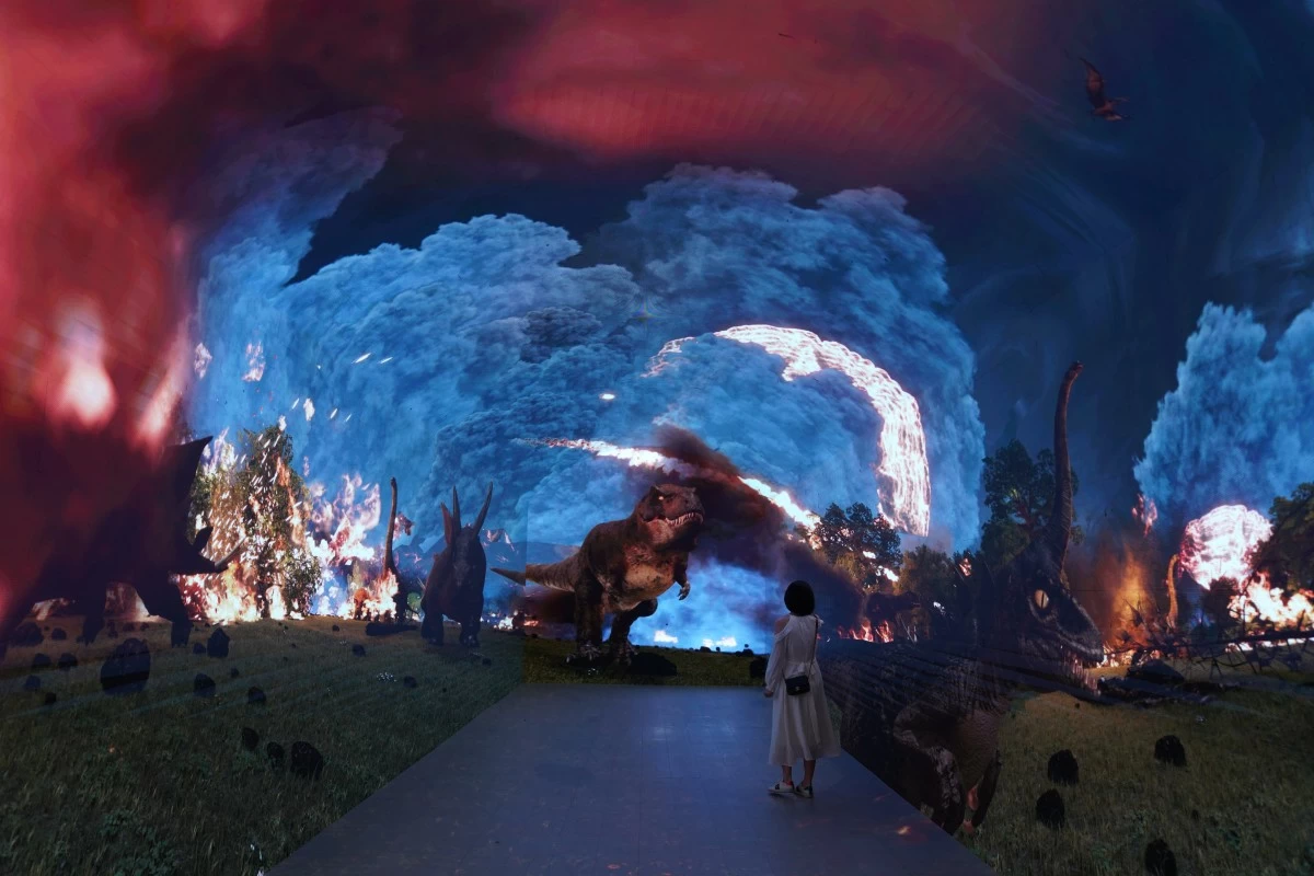 Space and Time Tunnel Running Dinosaur