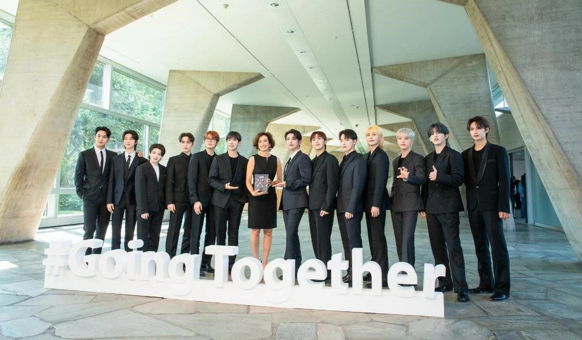 Seventeen with  UNESCO Director-General Audrey Azoulay (Pledis Entertainment) 