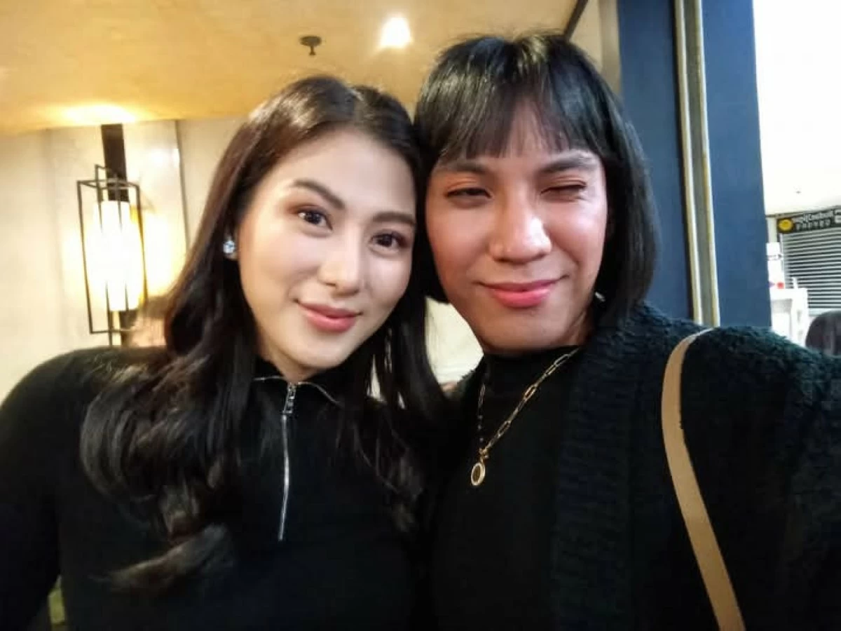 Alex Gonzaga (left) and Toniyuh