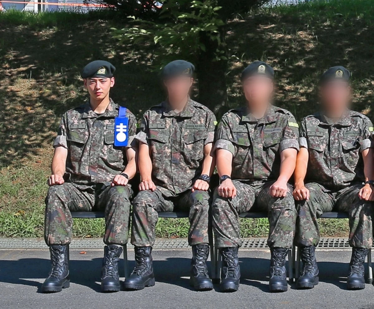 K-pop idol and actor Cha Eun-woo (extreme left) in the military (Photo from KATC)