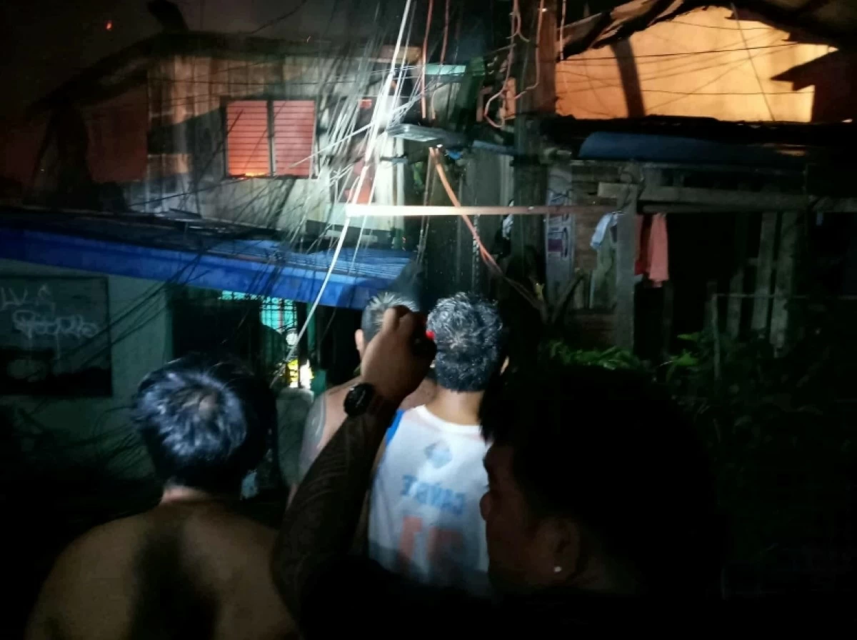 The fire in Barangay Buli, Muntinlupa on Aug. 16 (Photo from Aksyon Garantisado - Alagang Gutierrez on Facebook) 
