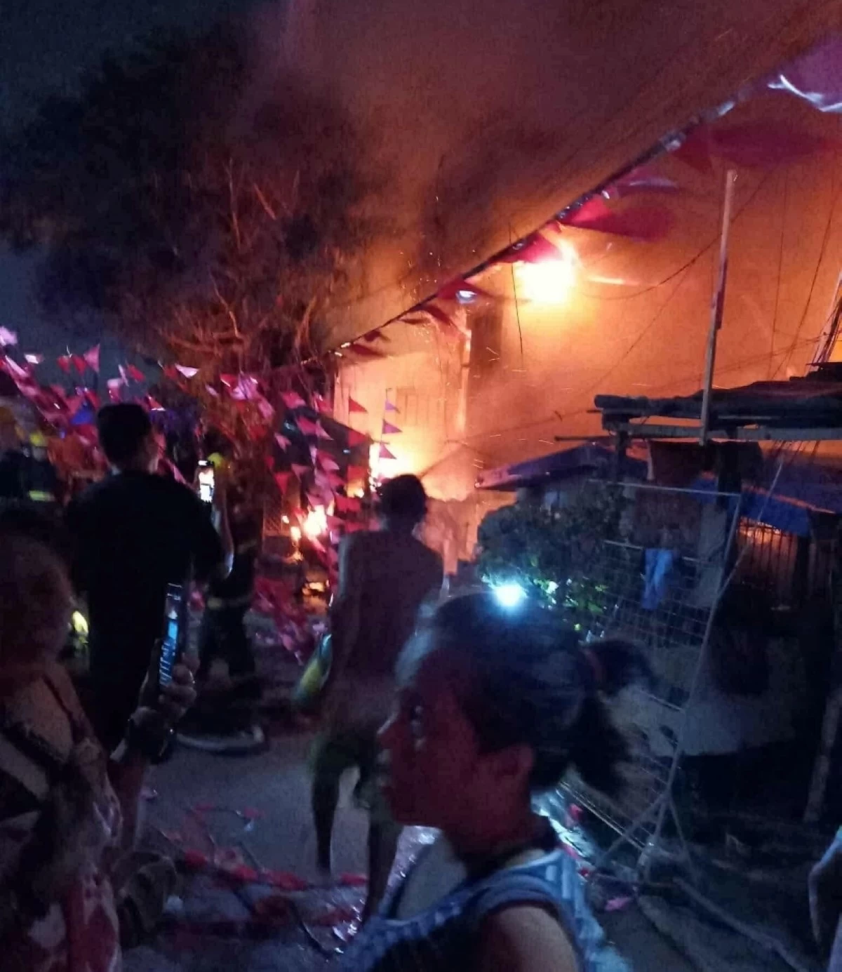 The fire in Barangay Buli, Muntinlupa on Aug. 16 (Photo from Aksyon Garantisado - Alagang Gutierrez on Facebook) 
