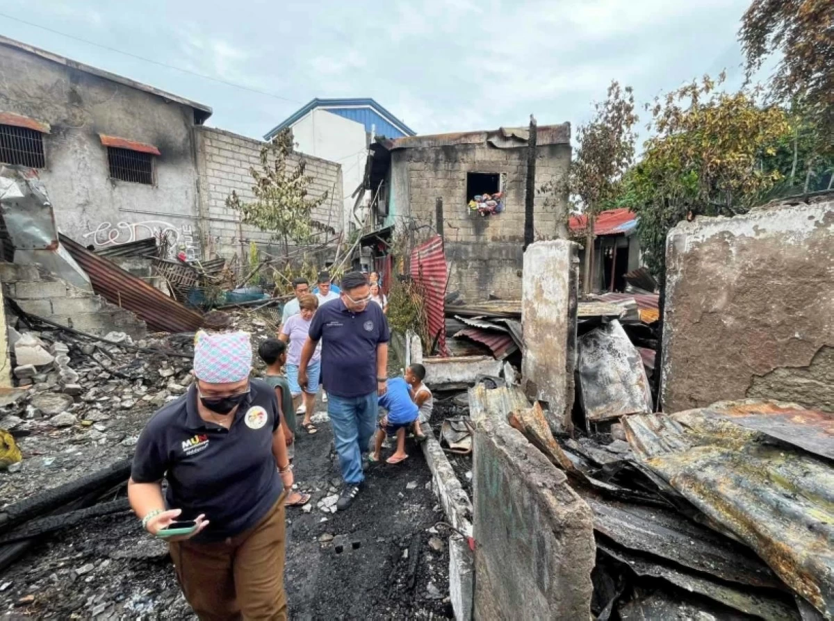 Muntinlupa Mayor Ruffy Biazon in Barangay Buli (Photo from the Muntinlupa City government)  