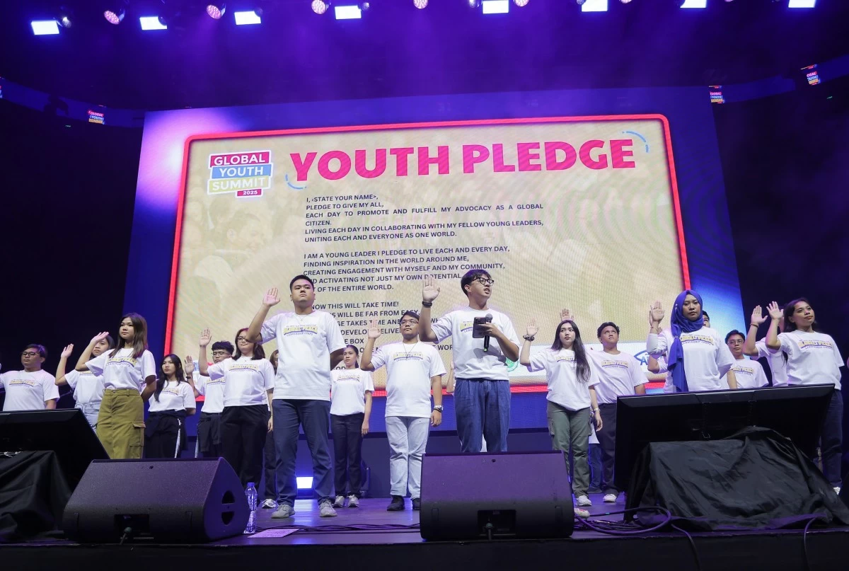 
Youth take the pledge at GYS 2025, reaffirming their commitment to lead with purpose, uphold sustainability, and shape a better future for all.

