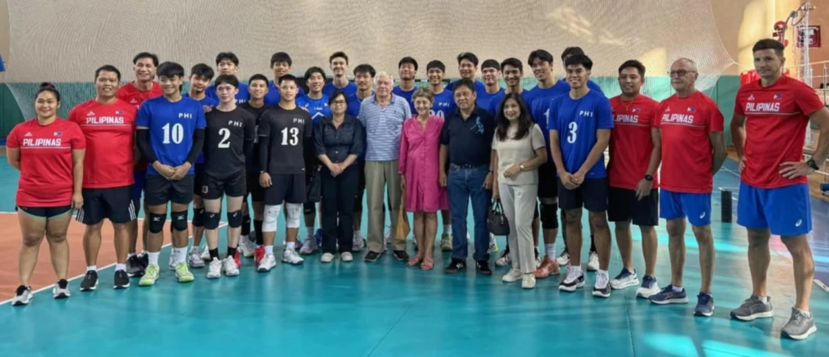 PHILIPPINE Ambassador to Romania Noel Eugene Eusebio Servignon and Chi Torrato Servignon, Romania’s Ambassador to the Philippines Raduta Dana Matache, as well as Second Secretary and Consul Iris Caranzo strike a pose with the Alas Pilipinas Men’s team at the start of training camp in the Romanian city of Piatra Neamt.