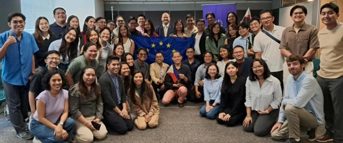 The EU delegation to the Philippines led by CDA Frederic Grillet and Erasmus alumni from Campus Erasmus organize a send-off to incoming Filipino Erasmus scholars.