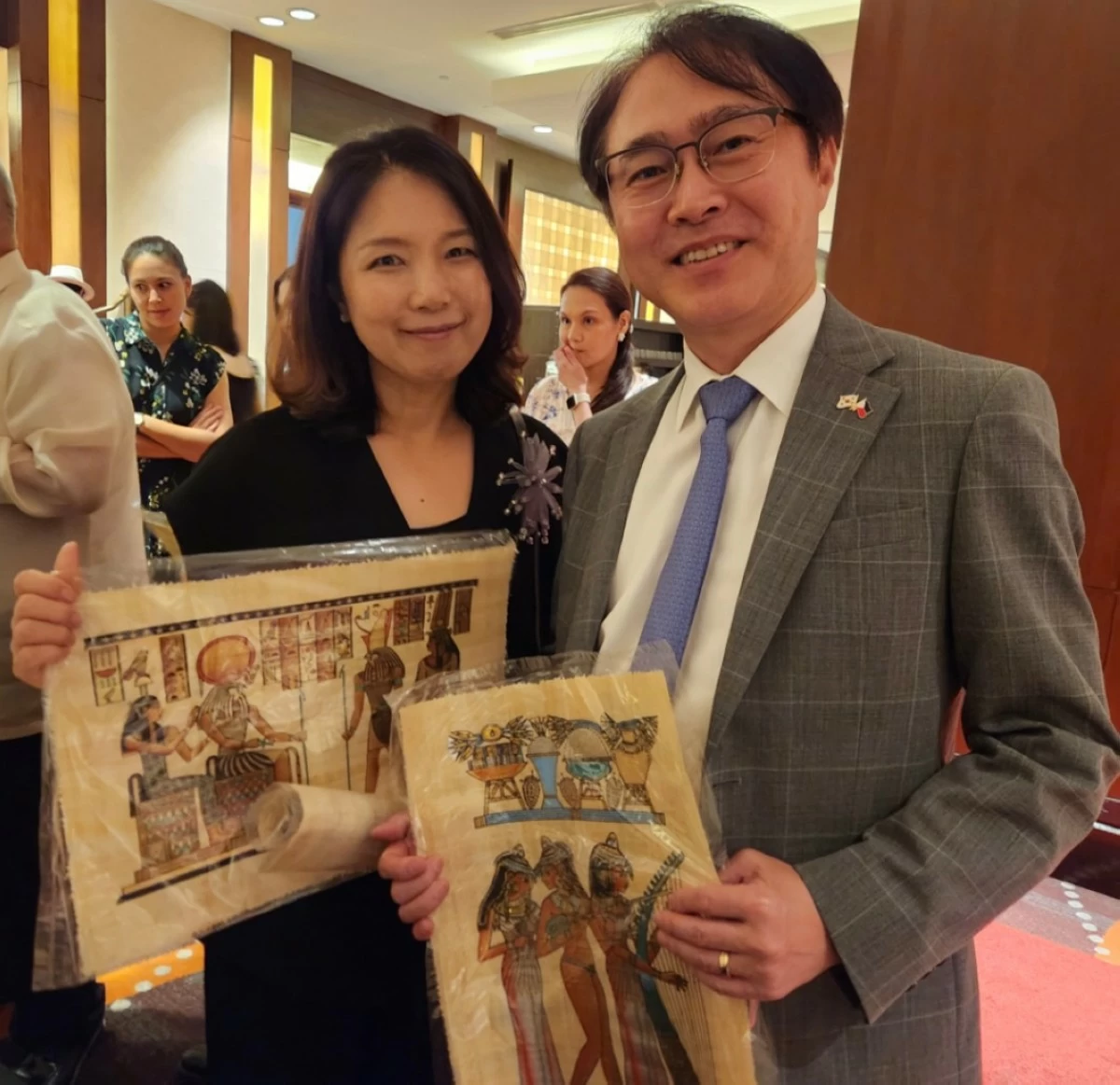 Korea Ambassador Lee Sang-Hwa with spouse Mme . Lee Eun Hwa
