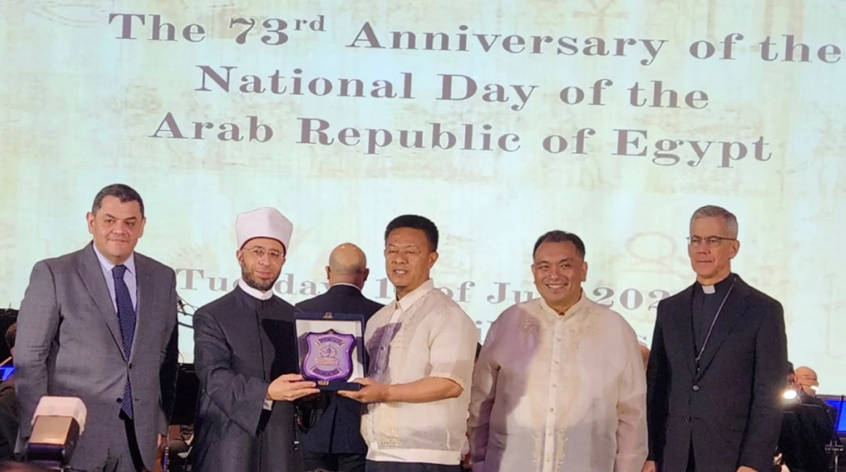 Ambassador Nader Nabil Zaki  with Minister of Religious Endowment of the Arab Republic  of Egypt  Professor Dr. Osama Al-Azhari, Secretary of the National Commission on Muslim Filipinos Hon. Sabuddin N. Abdurahim, DFA Undersecretary for Civilian Security and Consular Affairs Hon. Jesus Domingo, and Apostolic Nuncio H.E. Most Reverend Charles John Brown

