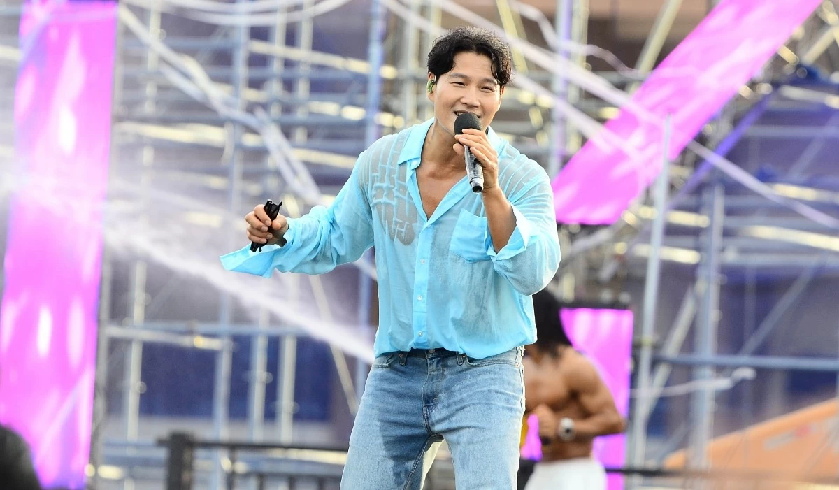 Kim Jong-kook performing at Waterbomb Manila in February this year (Jonathan Hicap) 